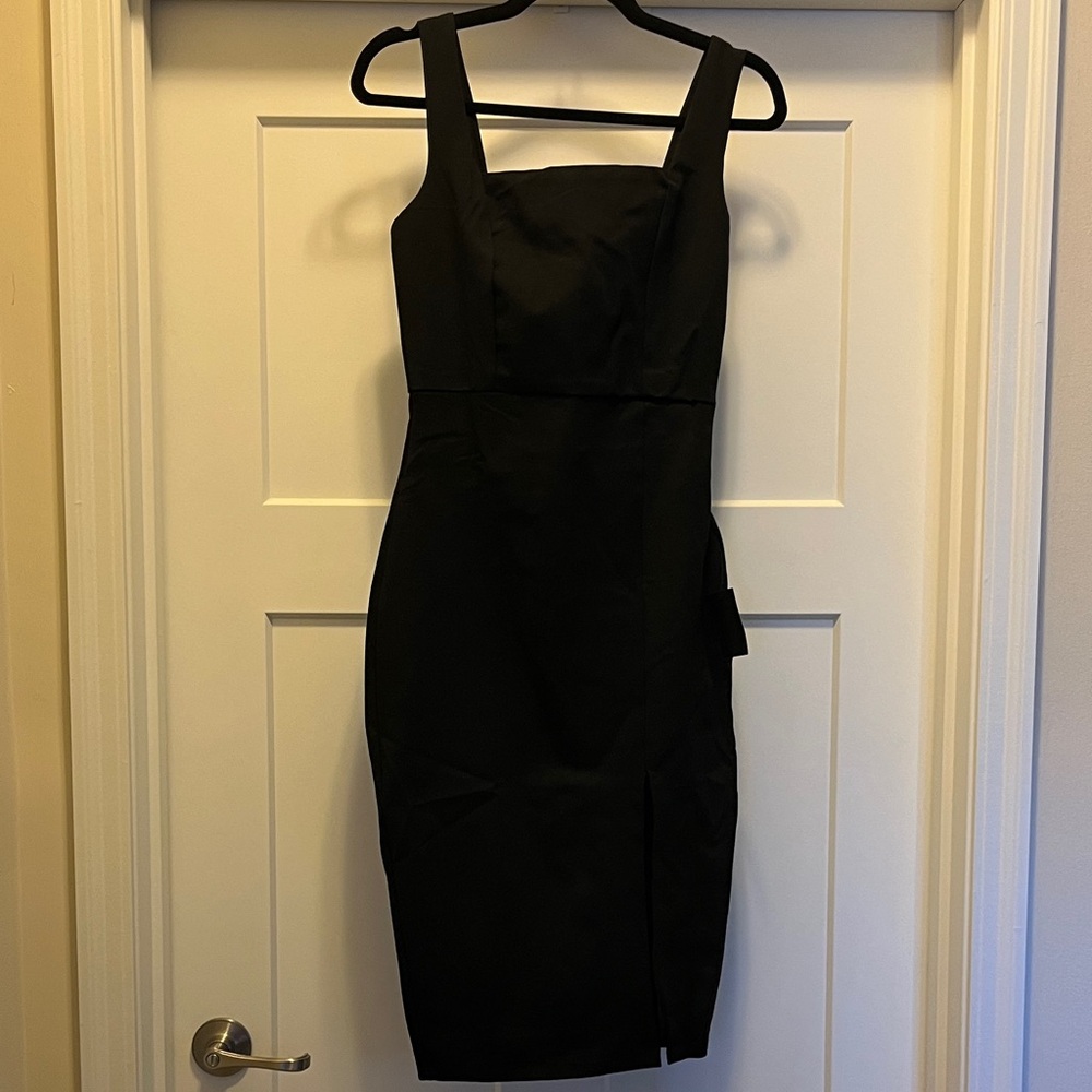 Lulu's Classic Black Midi Dress